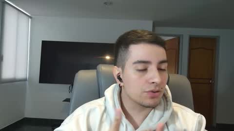 Jhoan Saenz online show from 11-11-25, 09:26