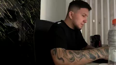 jhon online show from 09-23-25, 03:04