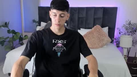 Jhon online show from 11-22-25, 01:43