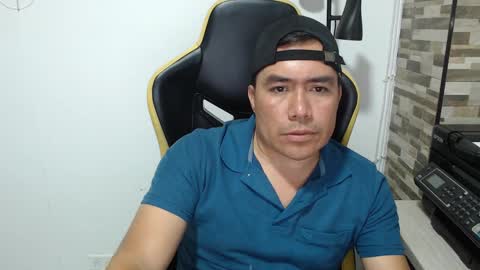 jhonatan_morales online show from 10-10-25, 12:53