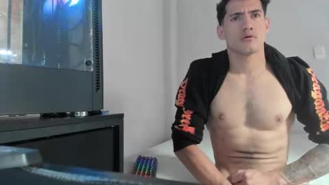 Snapshot of jhonduglas chatting on 12-17-25, 05:41 jhonduglas online show from 12-17-25, 05:41