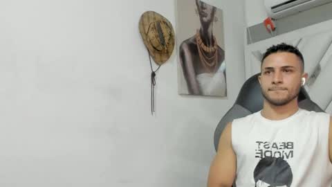 Snapshot of jhonny_flames7 chatting on 12-16-24, 06:43 jhonny online show from 12-16-24, 06:43