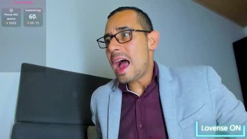 Jhony Alzate online show from 12-18-25, 01:11