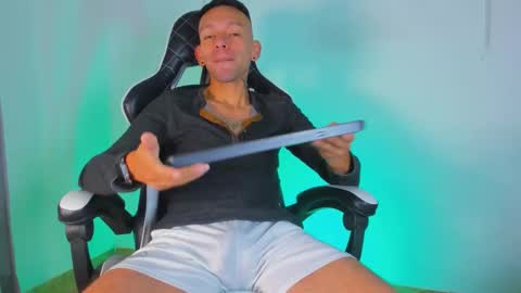 Jhors online show from 10-19-25, 02:01