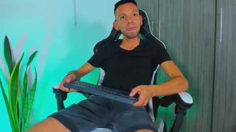 Jhors online show from 10-22-25, 12:22