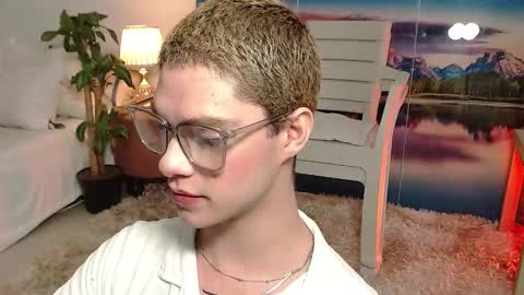 Snapshot of jhuan_cute chatting on 10-16-25, 11:00 Jhuan Nhez online show from 10-16-25, 11:00