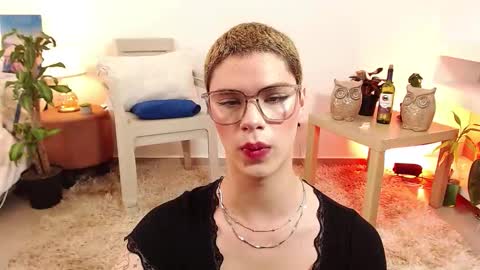 Snapshot of jhuan_cute chatting on 10-22-25, 09:25 Jhuan Nhez online show from 10-22-25, 09:25