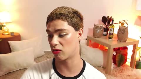 Snapshot of jhuan_cute chatting on 11-02-25, 05:54 Jhuan Nhez online show from 11-02-25, 05:54