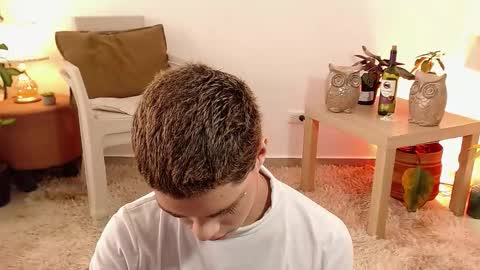 Snapshot of jhuan_cute chatting on 11-02-25, 07:05 Jhuan Nhez online show from 11-02-25, 07:05