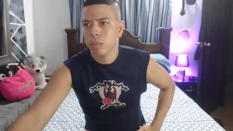 Snapshot of jhulian08 chatting on 01-21-25, 02:43 julian online show from 01-21-25, 02:43