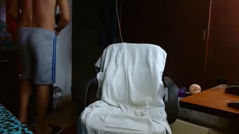 Snapshot of jhulian08 chatting on 11-15-25, 11:21 julian online show from 11-15-25, 11:21