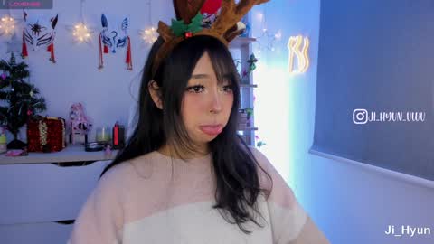 Snapshot of ji_hyun chatting on 12-14-24, 03:07 Ji online show from 12-14-24, 03:07