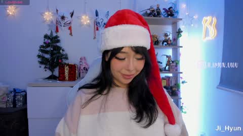 Snapshot of ji_hyun chatting on 12-14-24, 06:13 Ji online show from 12-14-24, 06:13