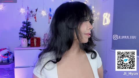 Snapshot of ji_hyun chatting on 12-31-24, 05:33 Ji online show from 12-31-24, 05:33