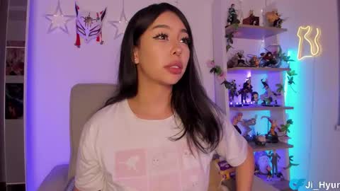 Snapshot of ji_hyun chatting on 10-02-25, 03:35 Ji online show from 10-02-25, 03:35