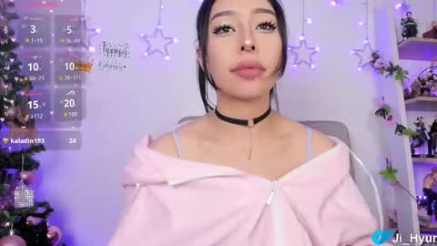 Snapshot of ji_hyun chatting on 12-15-25, 01:21 Ji online show from 12-15-25, 01:21