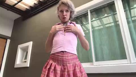 jigglipuff_ online show from 03-01-26, 01:40