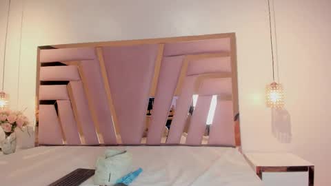 Snapshot of jiggly_ chatting on 11-11-25, 11:05 Jiggly online show from 11-11-25, 11:05