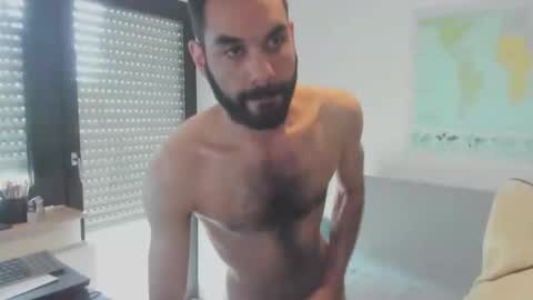 Snapshot of jimbob5005 chatting on 10-10-25, 12:37 jimbob5005 online show from 10-10-25, 12:37