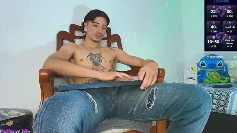 Snapshot of jimm66_ chatting on 10-25-25, 01:29 Jimm  Independent Model  online show from 10-25-25, 01:29
