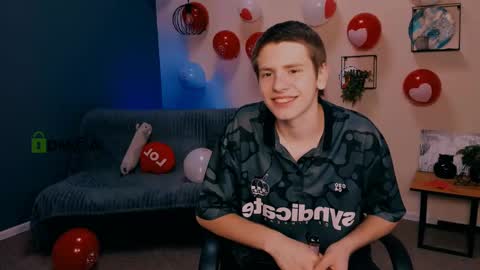 your dream  online show from 02-20-25, 01:57