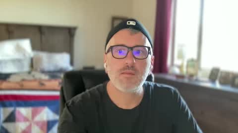 Snapshot of jimmyaaron chatting on 12-14-24, 04:09 Dad of Three online show from 12-14-24, 04:09