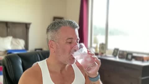 Snapshot of jimmyaaron chatting on 12-31-24, 09:39 Dad of Three online show from 12-31-24, 09:39