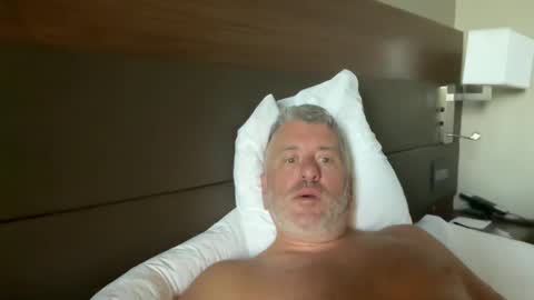 Snapshot of jimmyaaron chatting on 01-26-25, 03:47 Dad of Three online show from 01-26-25, 03:47