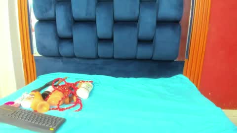 jisooluv online show from 04-18-26, 07:58