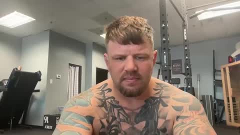 Snapshot of jitzgolfer chatting on 02-26-25, 01:08 jitzgolfer online show from 02-26-25, 01:08