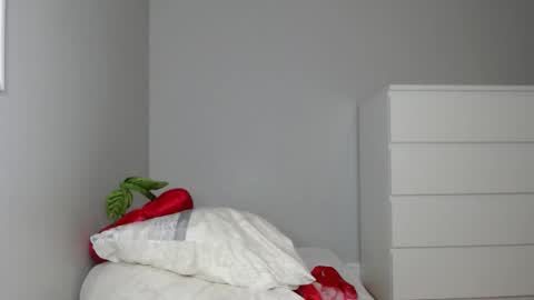 Jiwoo online show from 12-14-25, 11:53