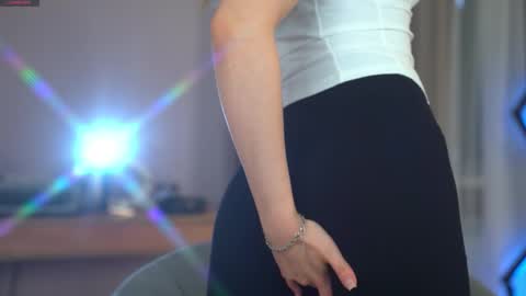 Jenny online show from 12-18-25, 08:09