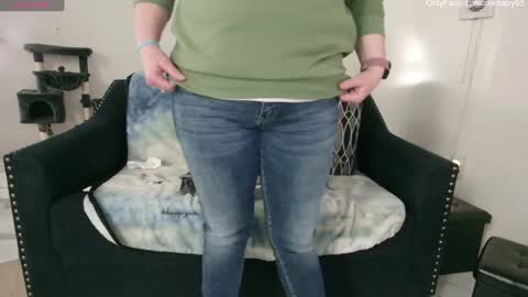 Snapshot of jjjust4fun1985 chatting on 12-28-24, 12:47 Nicole Allen online show from 12-28-24, 12:47