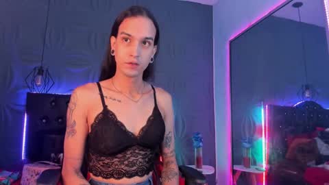 Joa Isaza     online show from 12-26-24, 06:52