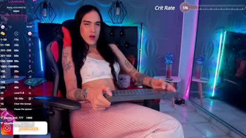 Joa Isaza     online show from 12-28-24, 10:03