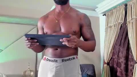 Snapshot of joan_saenz chatting on 02-17-25, 12:43 JOAN SAENZ online show from 02-17-25, 12:43