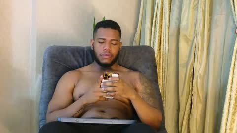 Snapshot of joan_saenz chatting on 09-25-25, 03:32 JOAN SAENZ online show from 09-25-25, 03:32