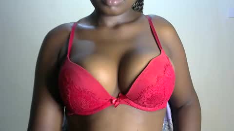 Snapshot of joankein_255 chatting on 02-21-25, 10:26 varl online show from 02-21-25, 10:26