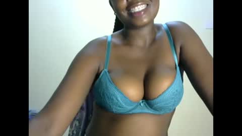 Snapshot of joankein_255 chatting on 02-26-25, 05:07 varl online show from 02-26-25, 05:07