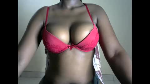 Snapshot of joankein_255 chatting on 02-28-25, 04:32 varl online show from 02-28-25, 04:32