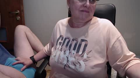 Joanna and Greg online show from 01-09-25, 05:43