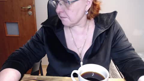 Joanna and Greg online show from 02-25-25, 02:33