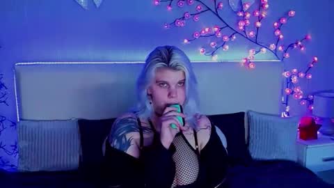 Snapshot of joannlowes chatting on 01-13-26, 10:26 Joann online show from 01-13-26, 10:26