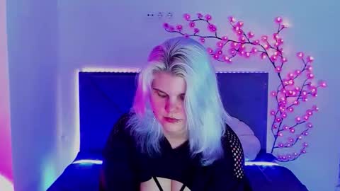 Snapshot of joannlowes chatting on 02-23-26, 10:07 Joann online show from 02-23-26, 10:07