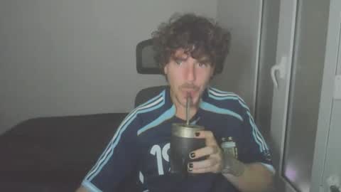 Snapshot of joaquin420_hot chatting on 02-10-26, 05:17 joaquin420_hot online show from 02-10-26, 05:17