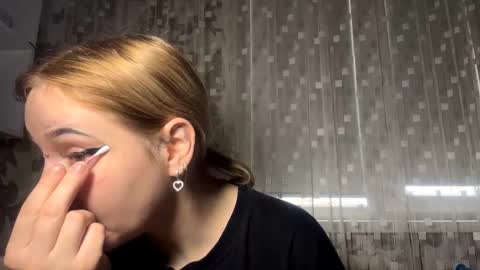 Snapshot of joeannfurgison chatting on 02-17-26, 08:55 Aurora online show from 02-17-26, 08:55