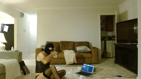 Snapshot of joepost321 chatting on 09-10-25, 02:11 joepost321 online show from 09-10-25, 02:11