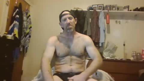 Snapshot of joey691013 chatting on 12-16-25, 01:27 joey691013 online show from 12-16-25, 01:27
