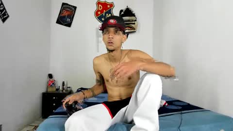 johan_and_antonella online show from 01-17-25, 04:36