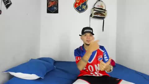 johan_and_antonella online show from 12-17-25, 03:29